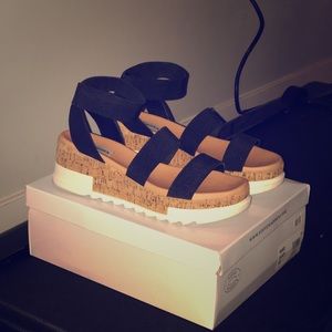 Steve Madden Bandi Platform Wedge